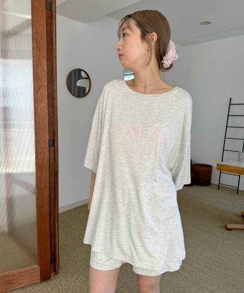 SNIDEL HOME（スナイデルホーム）の「オーバーサイズT&ショートパンツSET（ルームウェア/パジャマ・レディース・ライトピンク/ホワイト/ライトグレー/イエロー・FREE）」の3枚目の写真