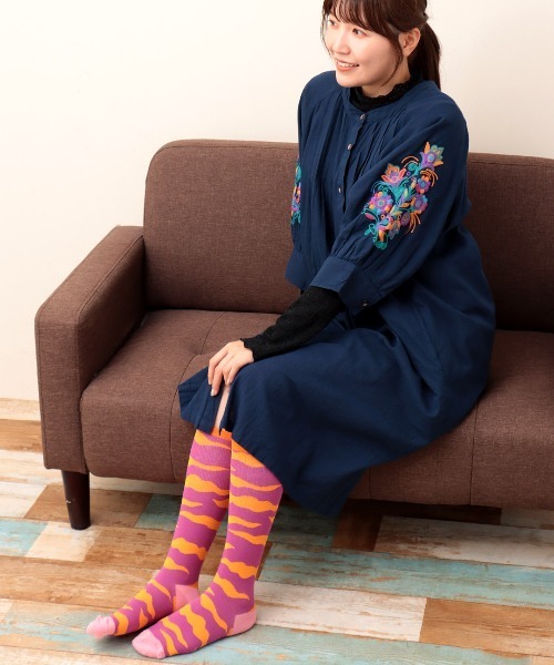 チチカカ(チチカカ)の「カラフルアニマル着圧ソックス 23-25cm(ソックス/靴下・レディース・ピンク/イエロー・FREE)」の4枚目の写真