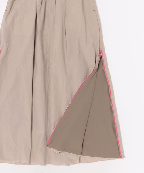 Q（キュー）の「シアーサイドバイカラーフレアスカート（スカート・レディース・ブラック/ベージュ・MEDIUM）」の7枚目の写真