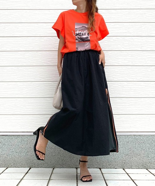 Q（キュー）の「シアーサイドバイカラーフレアスカート（スカート・レディース・ブラック/ベージュ・MEDIUM）」の18枚目の写真