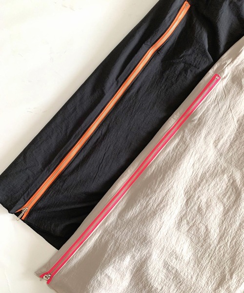 Q（キュー）の「シアーサイドバイカラーフレアスカート（スカート・レディース・ブラック/ベージュ・MEDIUM）」の22枚目の写真