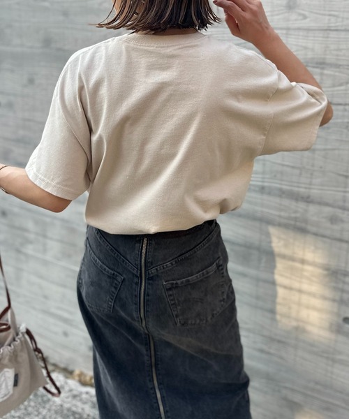 mi via loca(ミヴィアロカ)の「GILDAN FABULOUSハートロゴ半袖Tシャツ 【PT NO. MVL046 ※2A】(Tシャツ/カットソー・レディース・オフホワイト/ピンク/ベージュ/ナチュラル・MEDIUM/LARGE)」の9枚目の写真