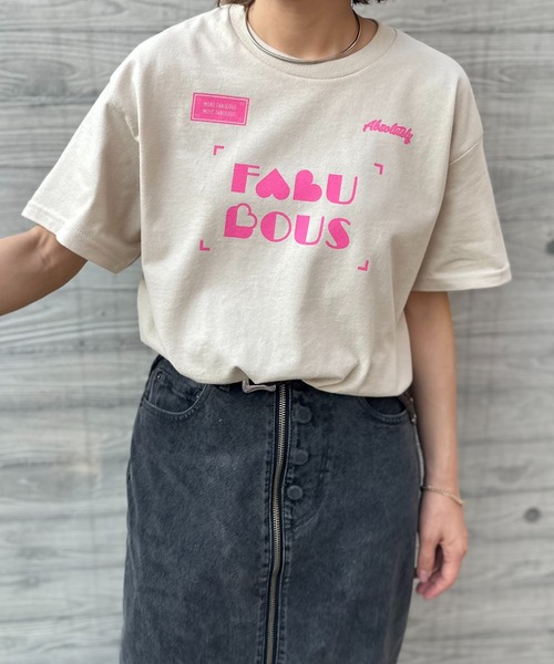 mi via loca(ミヴィアロカ)の「GILDAN FABULOUSハートロゴ半袖Tシャツ 【PT NO. MVL046 ※2A】(Tシャツ/カットソー・レディース・オフホワイト/ピンク/ベージュ/ナチュラル・MEDIUM/LARGE)」の7枚目の写真