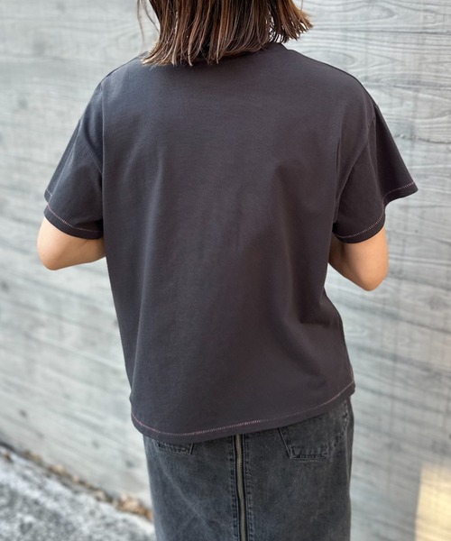 mi via loca（ミヴィアロカ）の「グランジ箔ロゴプリントTシャツ（Tシャツ/カットソー・レディース・ホワイト系その他/スミクロ/オフホワイト・FREE）」の7枚目の写真