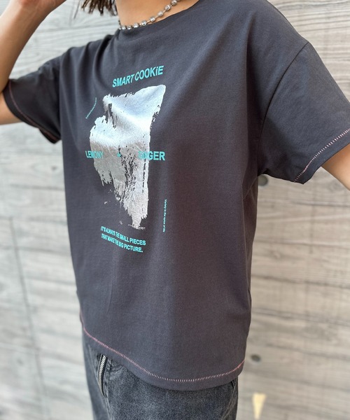 mi via loca（ミヴィアロカ）の「グランジ箔ロゴプリントTシャツ（Tシャツ/カットソー・レディース・ホワイト系その他/スミクロ/オフホワイト・FREE）」の11枚目の写真