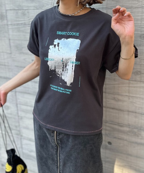 mi via loca（ミヴィアロカ）の「グランジ箔ロゴプリントTシャツ（Tシャツ/カットソー・レディース・ホワイト系その他/スミクロ/オフホワイト・FREE）」の12枚目の写真