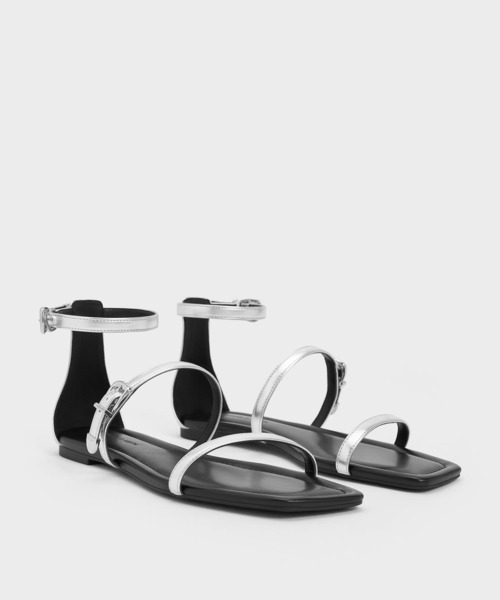 【セール】スクエアトゥ バックルトリプルストラップサンダル（サンダル）｜CHARLES & KEITH（チャールズ & キース）