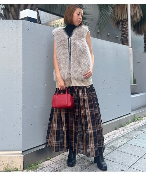 GALENA（ガレナ）の「【GALENA/ガレナ】ニットコンビフェイクファーベスト（ベスト・レディース・ベージュ/ホワイト/ブラック・FREE）」の9枚目の写真