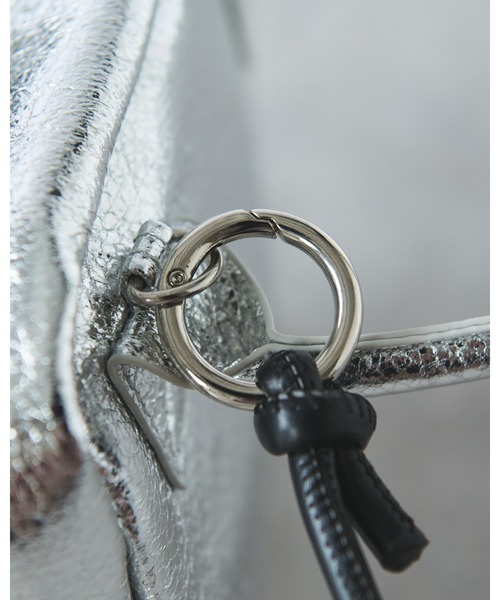 un dix cors(アンディコール)の「キューブボックスメタリック2WAYバッグ(ショルダーバッグ・レディース・ブラック/シルバー・FREE)」の15枚目の写真