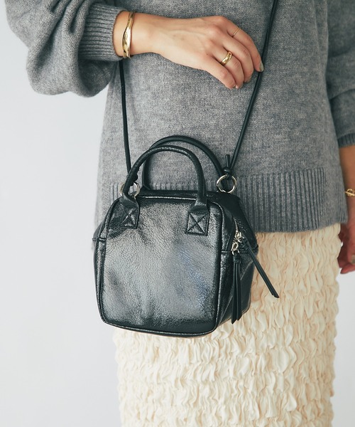 un dix cors(アンディコール)の「キューブボックスメタリック2WAYバッグ(ショルダーバッグ・レディース・ブラック/シルバー・FREE)」の4枚目の写真