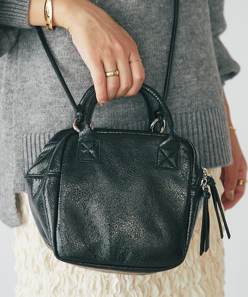 un dix cors(アンディコール)の「キューブボックスメタリック2WAYバッグ(ショルダーバッグ・レディース・ブラック/シルバー・FREE)」の6枚目の写真