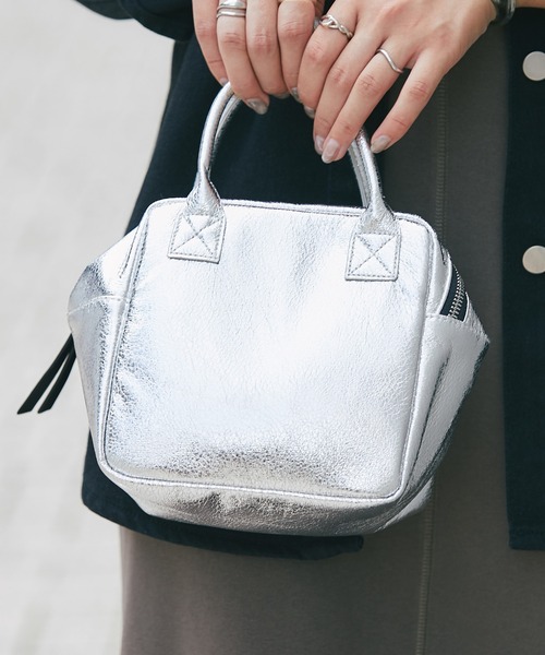 un dix cors(アンディコール)の「キューブボックスメタリック2WAYバッグ(ショルダーバッグ・レディース・ブラック/シルバー・FREE)」の20枚目の写真