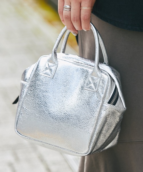 un dix cors(アンディコール)の「キューブボックスメタリック2WAYバッグ(ショルダーバッグ・レディース・ブラック/シルバー・FREE)」の21枚目の写真