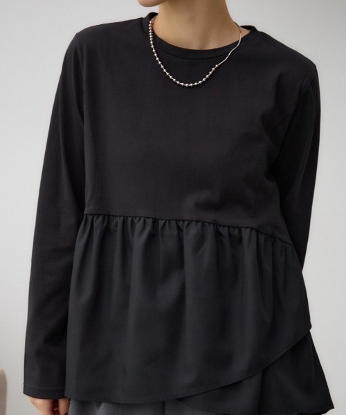 AZUL by moussy(アズールバイマウジー)の「キリカエデザインTシャツ(Tシャツ/カットソー・レディース・ブラック/オフホワイト/チャコールグレー・FREE)」の1枚目の写真
