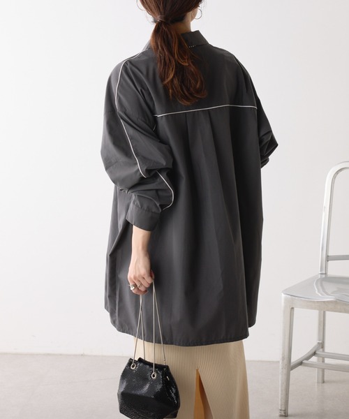 NUNIFE(ユニフィー)の「【UNISEX】袖パイピングシャツ(シャツ/ブラウス・レディース・ブラック/ブルー/ライトグレー・FREE)」の11枚目の写真