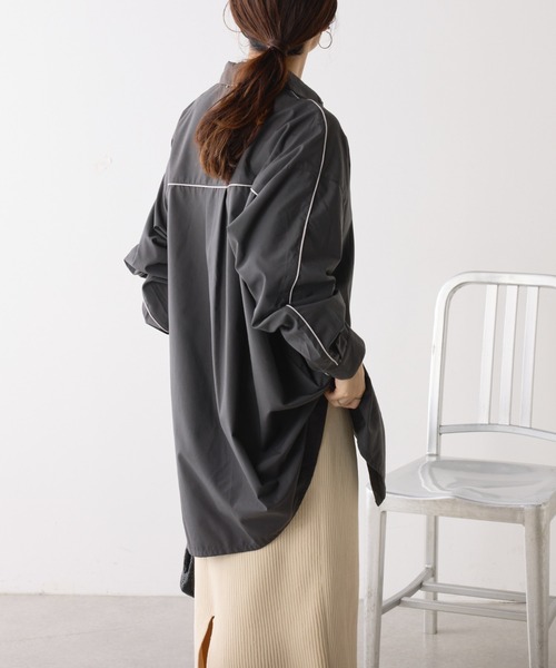 NUNIFE(ユニフィー)の「【UNISEX】袖パイピングシャツ(シャツ/ブラウス・レディース・ブラック/ブルー/ライトグレー・FREE)」の13枚目の写真