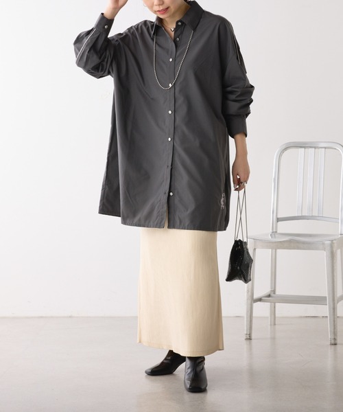 NUNIFE(ユニフィー)の「【UNISEX】袖パイピングシャツ(シャツ/ブラウス・レディース・ブラック/ブルー/ライトグレー・FREE)」の15枚目の写真