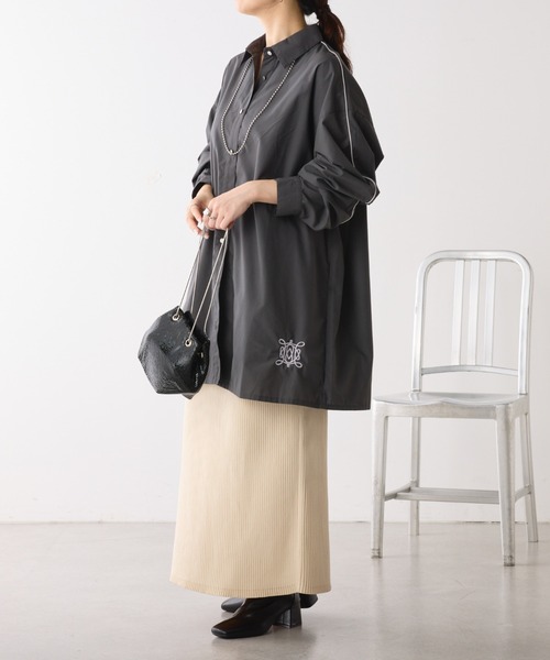 NUNIFE(ユニフィー)の「【UNISEX】袖パイピングシャツ(シャツ/ブラウス・レディース・ブラック/ブルー/ライトグレー・FREE)」の16枚目の写真
