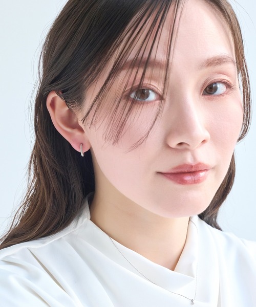 Phoebe(フィービィー)の「【金属アレルギー対応】【痛くないシリーズ】グリッターメタルライトフィットイヤリング(イヤリング・レディース・イエローゴールド/シルバー・FREE)」の10枚目の写真