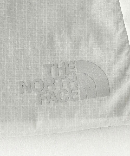 THE NORTH FACE（ザノースフェイス）の「＜THE NORTH FACE＞ バーサ アクティブ ネック ゲイター/ネック ウォーマー -防風-（ネックウォーマー/スヌード・メンズ・ライトグレー/ブラック・FREE）」の6枚目の写真