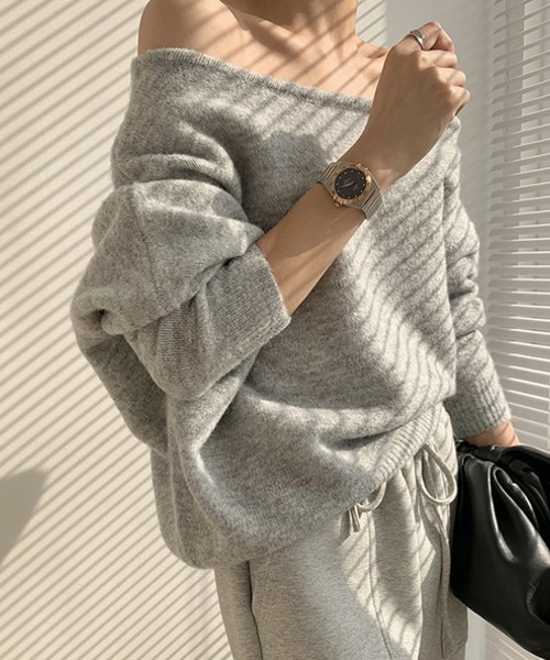 ROOPTOKYO(ループトウキョウ)の「オフショルダーニットトップス(ニット/セーター・レディース・ブラック/グレー・FREE)」の2枚目の写真