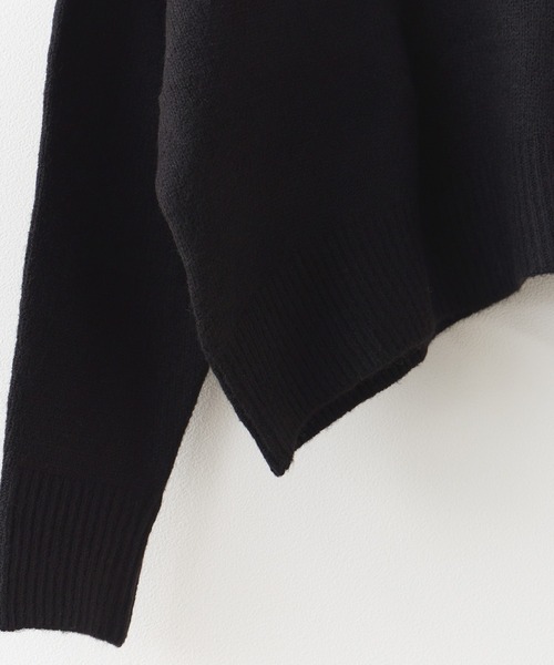 ROOPTOKYO(ループトウキョウ)の「オフショルダーニットトップス(ニット/セーター・レディース・ブラック/グレー・FREE)」の4枚目の写真