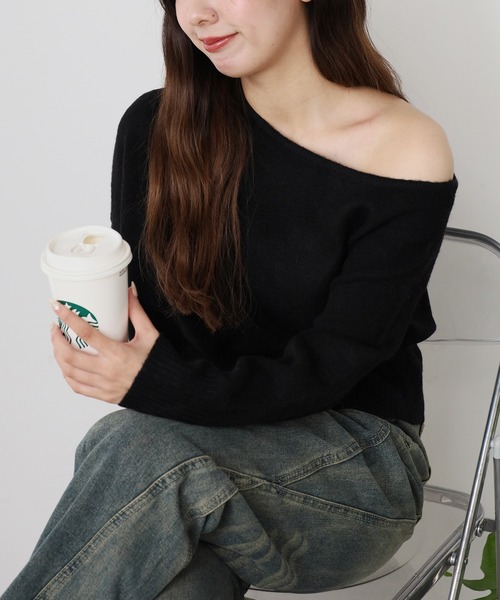 ROOPTOKYO(ループトウキョウ)の「オフショルダーニットトップス(ニット/セーター・レディース・ブラック/グレー・FREE)」の8枚目の写真