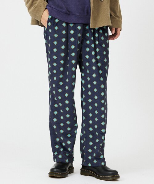 JOURNAL STANDARD relume（ジャーナルスタンダード　レリューム）の「ホールパターン イージーパンツ（スラックス・メンズ・キャメル/ボルドー/ネイビー/ブラック・MEDIUM/LARGE）」の3枚目の写真