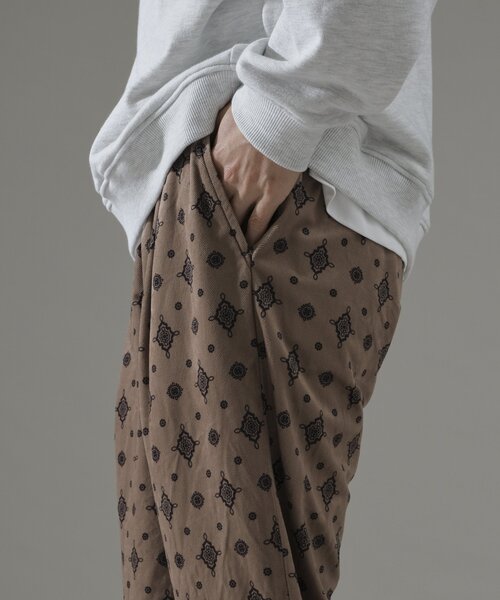 JOURNAL STANDARD relume（ジャーナルスタンダード　レリューム）の「ホールパターン イージーパンツ（スラックス・メンズ・キャメル/ボルドー/ネイビー/ブラック・MEDIUM/LARGE）」の22枚目の写真