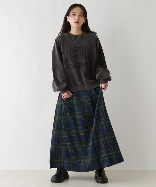 RAGEBLUE（レイジブルー）の「＜選べるMIDDLE&LONG丈＞カレッジロゴ刺繍/ピグメントルーズスウェット（スウェット・レディース・スミクロ/ピンク/ブルー・MEDIUM/LARGE）」の4枚目の写真