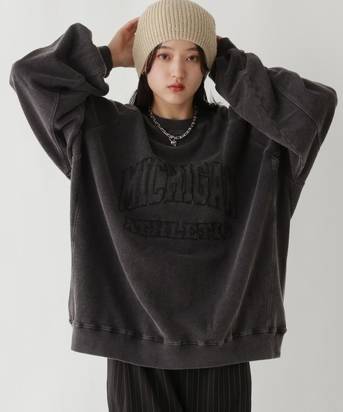 RAGEBLUE（レイジブルー）の「＜選べるMIDDLE&LONG丈＞カレッジロゴ刺繍/ピグメントルーズスウェット（スウェット・レディース・スミクロ/ピンク/ブルー・MEDIUM/LARGE）」の12枚目の写真