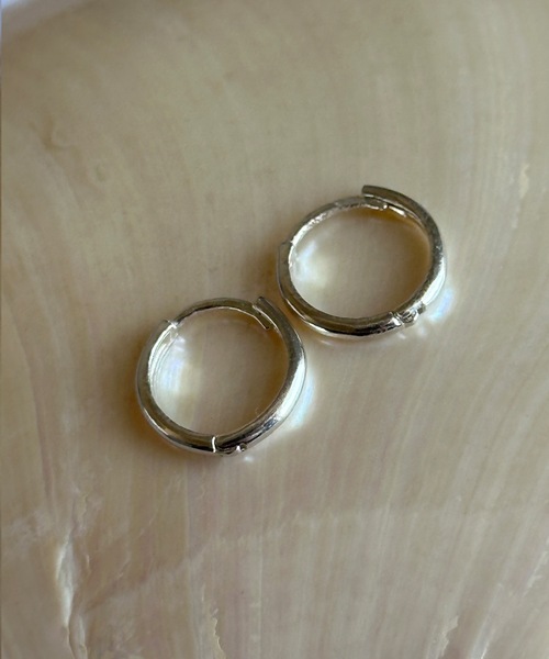 whoseA(フーシー)の「【silver925】NeatHoop10mmPierce/ニート フープピアス10mm(ピアス(両耳用)・メンズ・シルバー・FREE)」の2枚目の写真