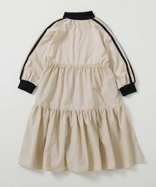 devirock(デビロック)の「サイドライン ハーフジップ トラック ティアードワンピース(ワンピース・キッズ・アイボリー/スミクロ/ブルー系・100cm/110cm/120cm/130cm/140cm/150cm/160cm)」の4枚目の写真