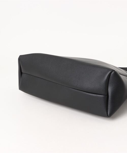 TONE SELECT GOODS（トーンセレクトグッズ）の「urbanfemine./シンプルショルダーバッグ U7404（ショルダーバッグ・レディース・ブラウン/ダークブラウン/ブラック/ライトブラウン・FREE）」の6枚目の写真