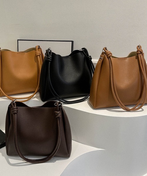 TONE SELECT GOODS（トーンセレクトグッズ）の「urbanfemine./シンプルショルダーバッグ U7404（ショルダーバッグ・レディース・ブラウン/ダークブラウン/ブラック/ライトブラウン・FREE）」の12枚目の写真