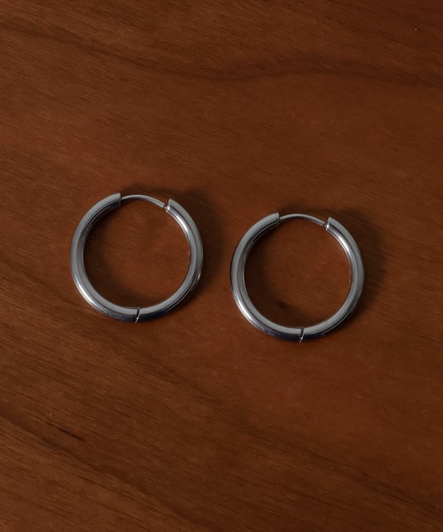 ORLEAN(オルレアン)の「【ORLEAN】ワンタッチフープピアス 21mm 316L(ピアス(両耳用)・レディース・シルバー/ゴールド・フリー)」の13枚目の写真