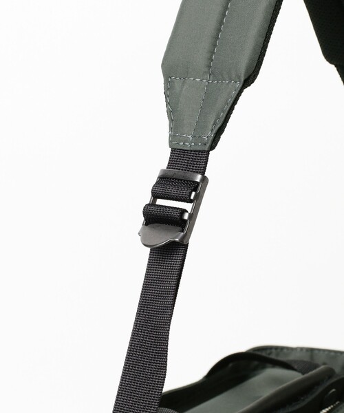 STANDARD SUPPLY(スタンダードサプライ)の「【別注】STANDARD SUPPLY / 2WAY ZIP TOTE(トートバッグ・メンズ・ブラック/グレー・ONE SIZE)」の8枚目の写真