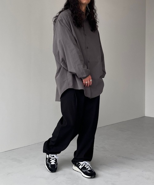 natto（ナット）の「【ユニセックスアイテム】loose silhouette standard shirt / ルーズシルエットスタンダードシャツ（シャツ/ブラウス・メンズ・チャコール/アイボリー/ブルー・FREE）」の13枚目の写真