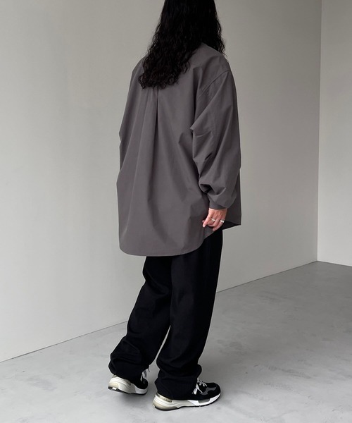 natto（ナット）の「【ユニセックスアイテム】loose silhouette standard shirt / ルーズシルエットスタンダードシャツ（シャツ/ブラウス・メンズ・チャコール/アイボリー/ブルー・FREE）」の8枚目の写真