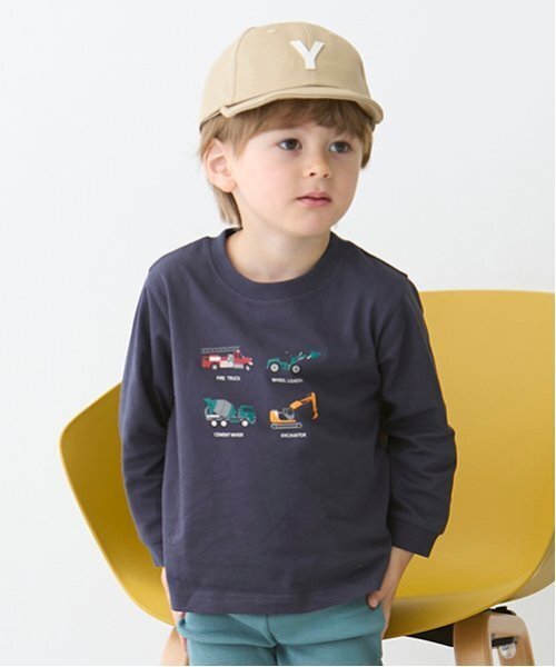 petit main（プティマイン）の「【プティプラ】BOYS長袖Tシャツ（Tシャツ/カットソー・キッズ・ライトグレー/ライトベージュ/カラフル/マルチ/クリーム/グリーン/オフホワイト/レッド/ネイビー/ライトブルー・80ｃｍ/90cm/110cm/100cm/120cm/130cm）」の7枚目の写真