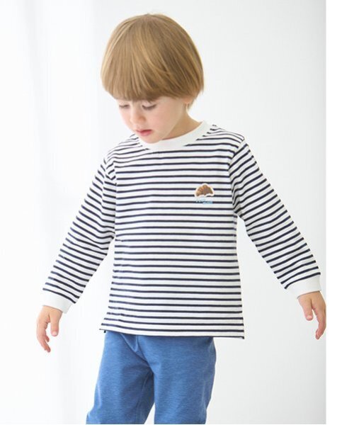 petit main（プティマイン）の「【プティプラ】BOYS長袖Tシャツ（Tシャツ/カットソー・キッズ・ライトグレー/ライトベージュ/カラフル/マルチ/クリーム/グリーン/オフホワイト/レッド/ネイビー/ライトブルー・80ｃｍ/90cm/110cm/100cm/120cm/130cm）」の13枚目の写真