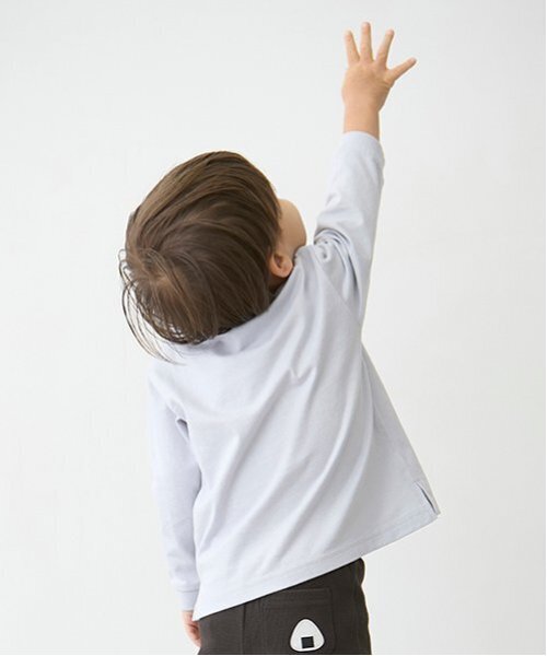 petit main（プティマイン）の「【プティプラ】BOYS長袖Tシャツ（Tシャツ/カットソー・キッズ・ライトグレー/ライトベージュ/カラフル/マルチ/クリーム/グリーン/オフホワイト/レッド/ネイビー/ライトブルー・80ｃｍ/90cm/110cm/100cm/120cm/130cm）」の16枚目の写真