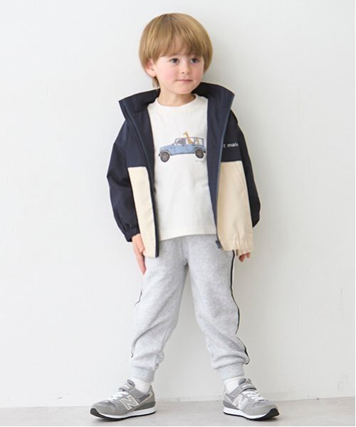 petit main（プティマイン）の「【プティプラ】BOYS長袖Tシャツ（Tシャツ/カットソー・キッズ・ライトグレー/ライトベージュ/カラフル/マルチ/クリーム/グリーン/オフホワイト/レッド/ネイビー/ライトブルー・80ｃｍ/90cm/110cm/100cm/120cm/130cm）」の22枚目の写真