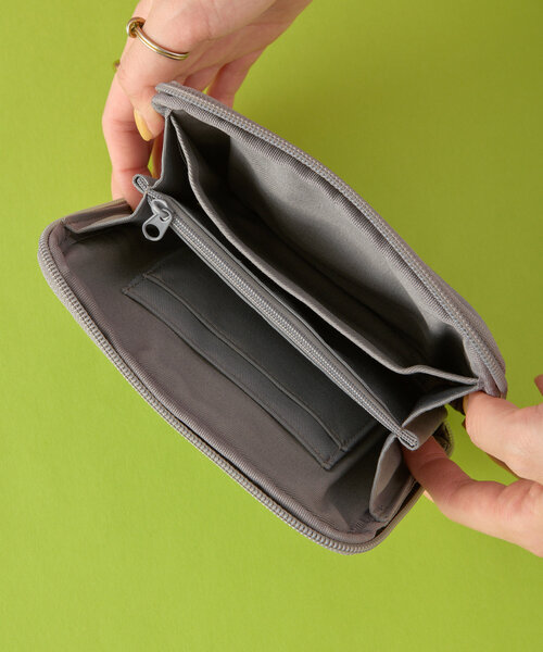 BIRTHDAY BAR（バースデイバー）の「ROMANE BRUNCH BROTHER パスポートポーチ（トラベルグッズ・レディース・グレー/ベージュ・0）」の3枚目の写真