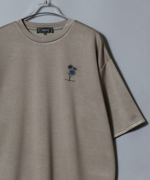 ANPAS（アンパス）の「ANPAS Ponte Fabric Flower Embroidery Oversized T-Shirt/ANPAS 別注 ポンチ 花柄 ワンポイント刺繍 接触冷感 オーバーサイズ 半袖Tシャツ メンズ レディース ユニセックス（Tシャツ/カットソー・メンズ・ホワイト/ブラック/ホワイト系その他/グレー/グレー系その他/ブラック系その他/チャコール/ホワイト系その他2/グレー系その他2/グレー系その他3/グレー系その他4/ブラック系その他2/ホワイト系その他3/カーキ系3/グレー系その他5/カーキ系1/ブラック系その他3/カーキ系2/カーキ・M/L）」の19枚目の写真