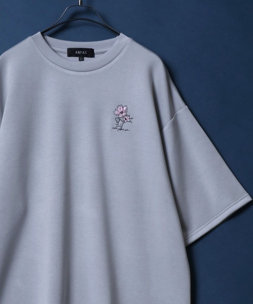 ANPAS（アンパス）の「ANPAS Ponte Fabric Flower Embroidery Oversized T-Shirt/ANPAS 別注 ポンチ 花柄 ワンポイント刺繍 接触冷感 オーバーサイズ 半袖Tシャツ メンズ レディース ユニセックス（Tシャツ/カットソー・メンズ・ホワイト/ブラック/ホワイト系その他/グレー/グレー系その他/ブラック系その他/チャコール/ホワイト系その他2/グレー系その他2/グレー系その他3/グレー系その他4/ブラック系その他2/ホワイト系その他3/カーキ系3/グレー系その他5/カーキ系1/ブラック系その他3/カーキ系2/カーキ・M/L）」の11枚目の写真