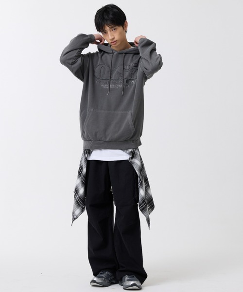 ODD STUDIO（オッドスタジオ）の「【OddStudio】ピグメントダメージロゴフーディー（パーカー・レディース・チャコールグレー/ネイビー/ピンク・MEDIUM/LARGE）」の18枚目の写真