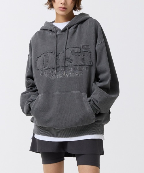 ODD STUDIO（オッドスタジオ）の「【OddStudio】ピグメントダメージロゴフーディー（パーカー・レディース・チャコールグレー/ネイビー/ピンク・MEDIUM/LARGE）」の4枚目の写真