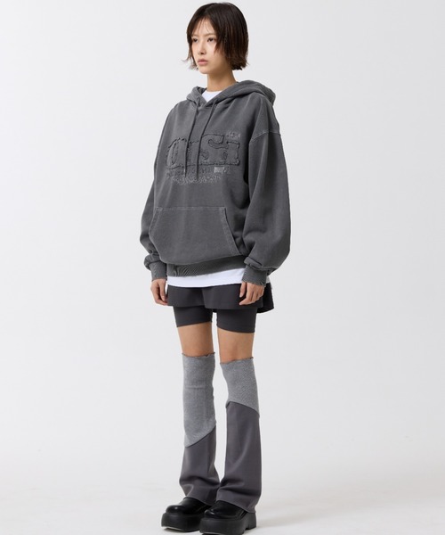 ODD STUDIO（オッドスタジオ）の「【OddStudio】ピグメントダメージロゴフーディー（パーカー・レディース・チャコールグレー/ネイビー/ピンク・MEDIUM/LARGE）」の9枚目の写真