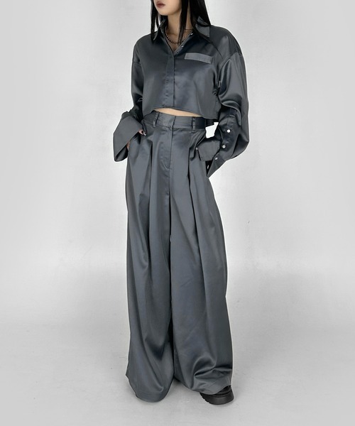 LVEU.】サテンクロップドシャツ / トップス シャツ サテン クロップド